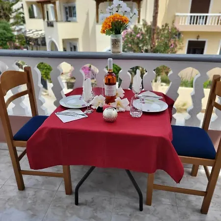 Roumeliotis House Apartment *